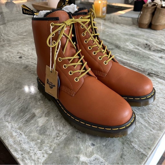 NEW Dr. Martens 1460 Waterproof Fleece Lined Lace-Up Boots Women’s 10, Men’s 9 - Picture 9 of 16